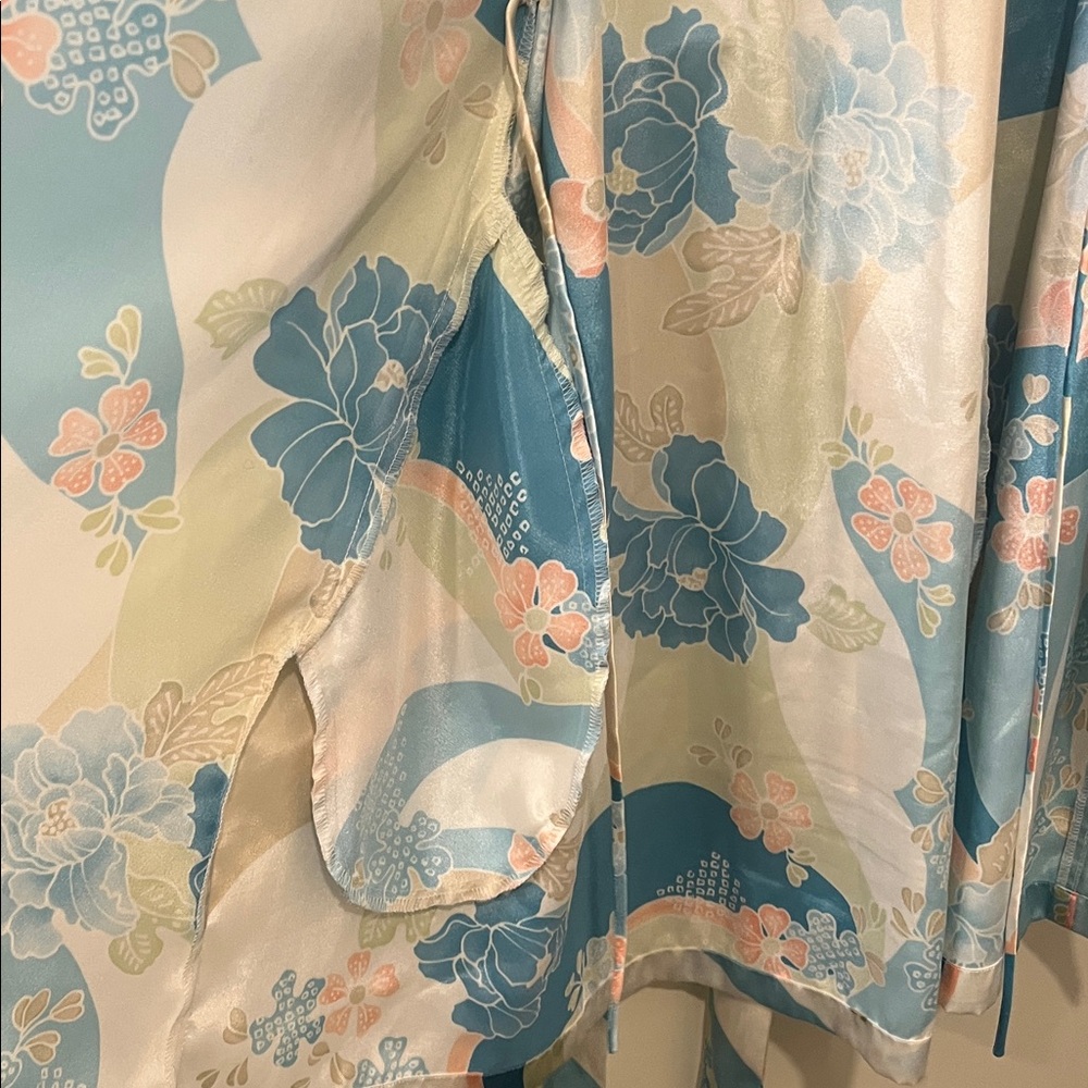 Oscar De la Renta Pink Label: Floral Satin Kimono Robe - Picture 7 of 8